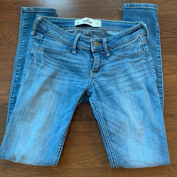 Hollister Jeans - Picture 1 of 4